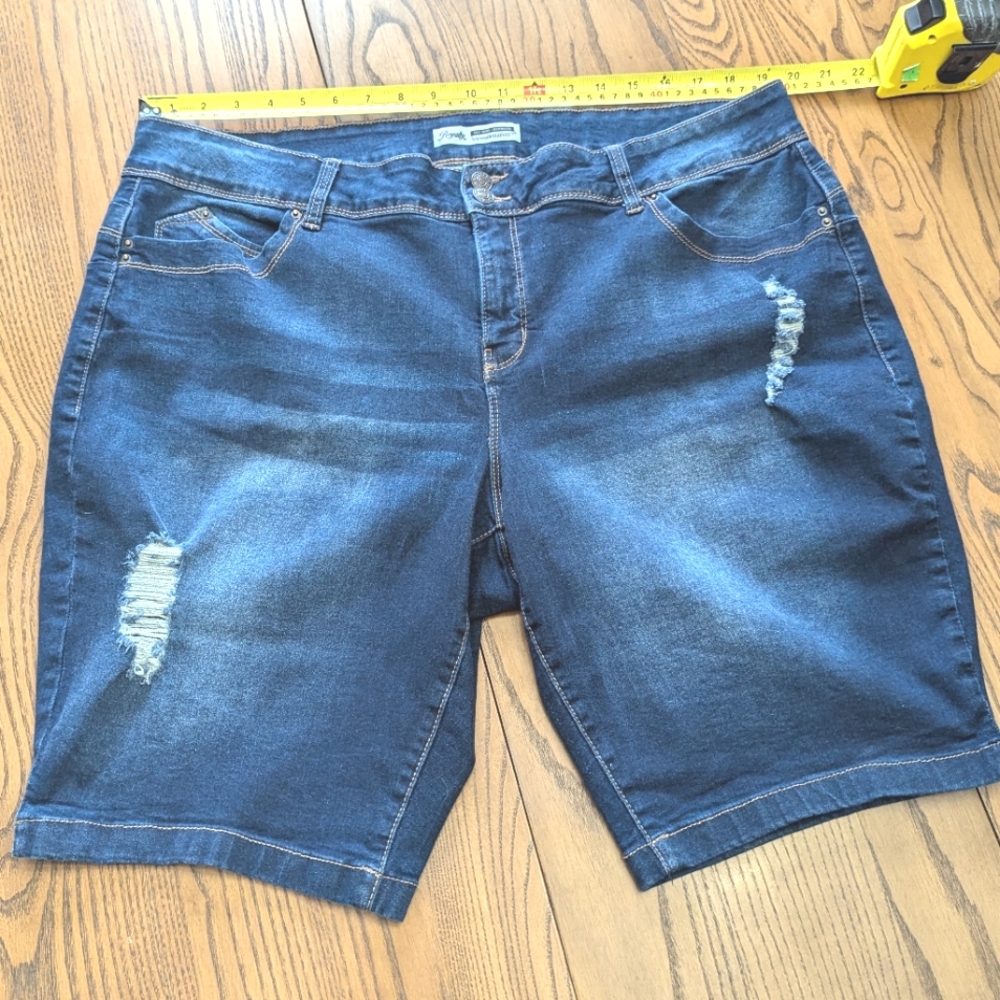 - Royalty For Me. Mid rise Bermuda Denim Blue Women's Shorts. Size 20W. EU…